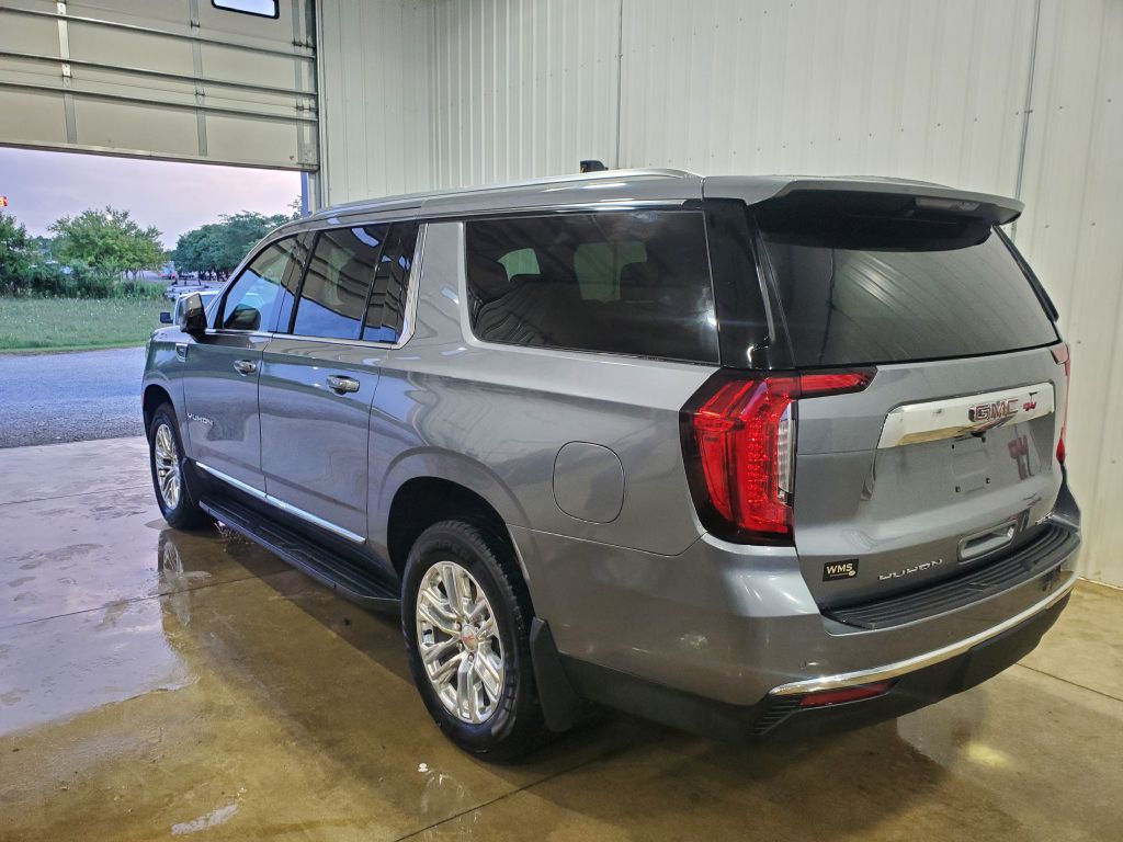2021 GMC Yukon Image 3
