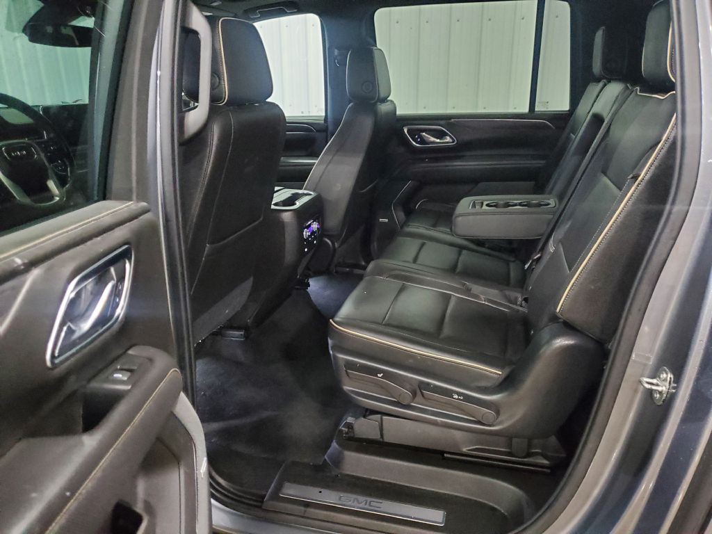 2021 GMC Yukon Image 16