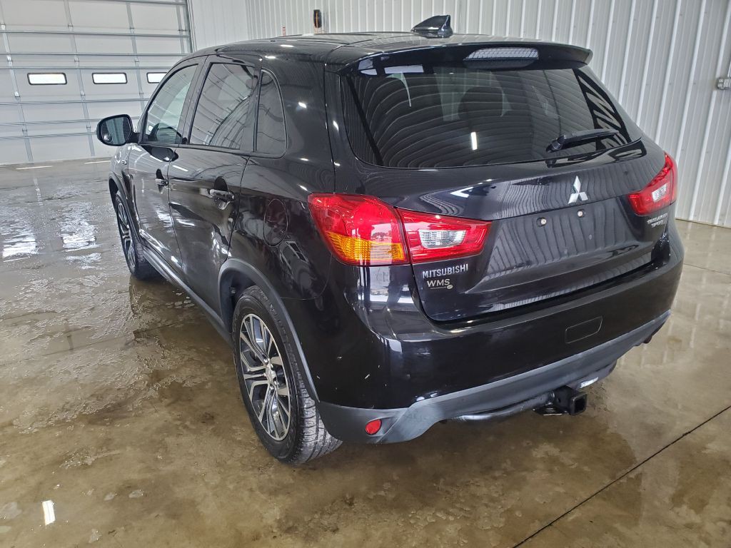 2017 Mitsubishi Outlander Image 3