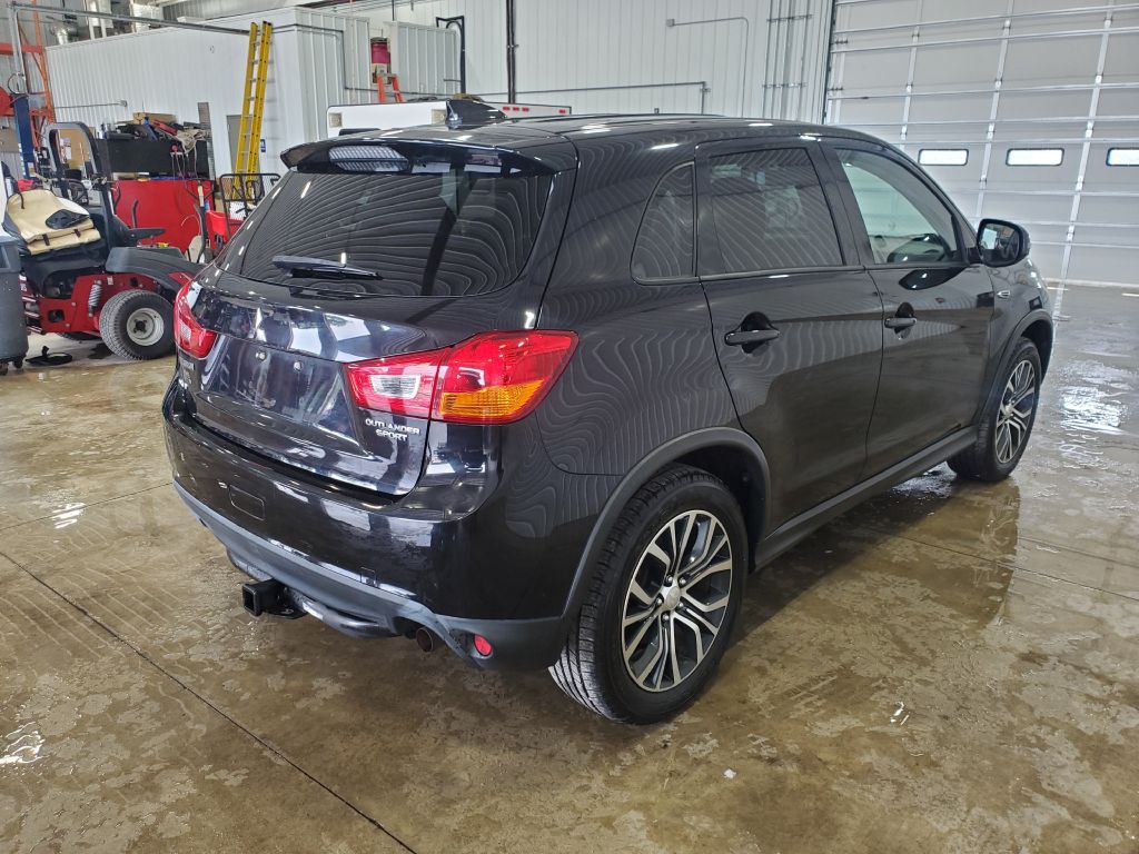 2017 Mitsubishi Outlander Image 5