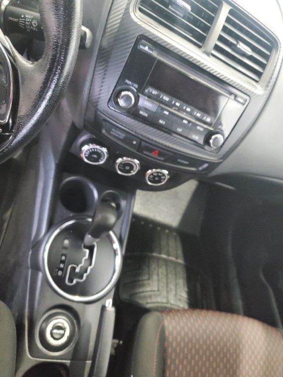 2017 Mitsubishi Outlander Image 12