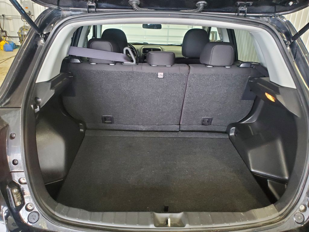 2017 Mitsubishi Outlander Image 16