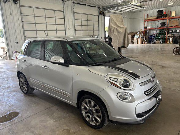 2015 FIAT 500L Image 3