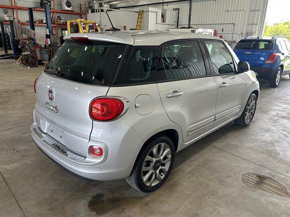 2015 FIAT 500L Image 4