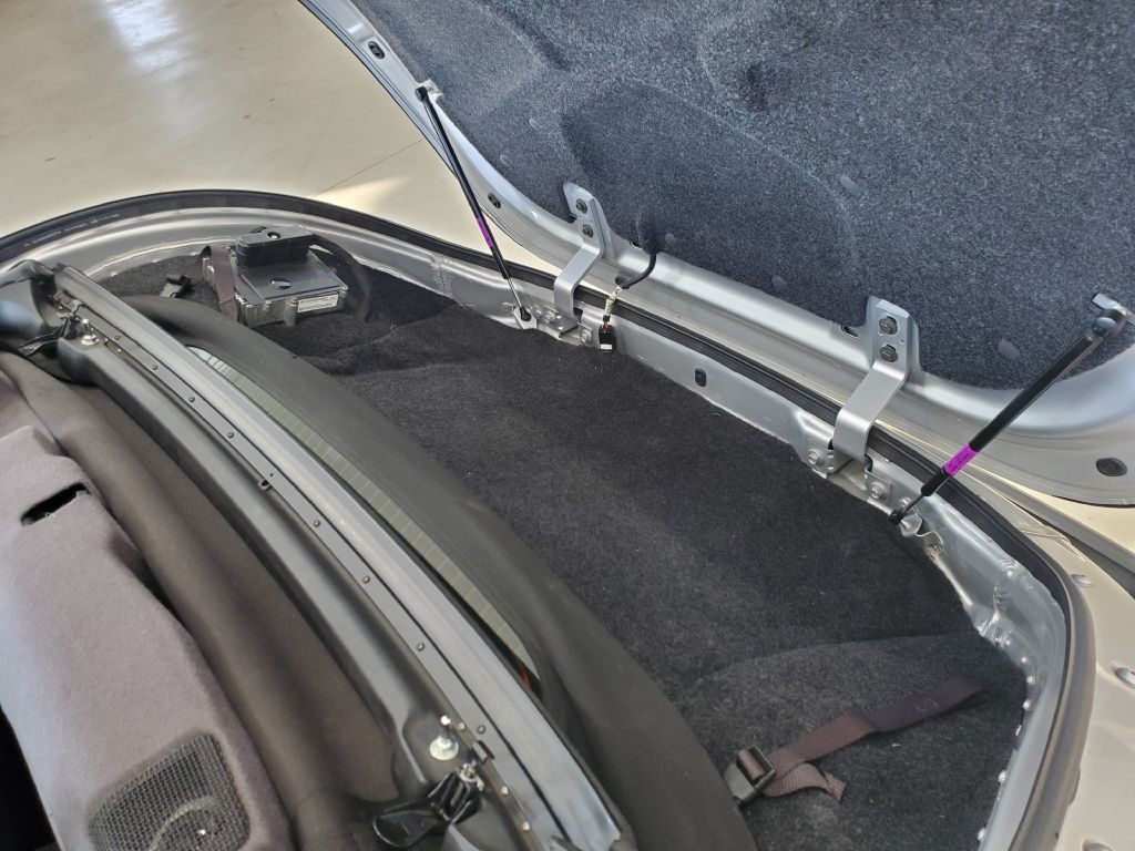 2000 Plymouth Prowler Image 18