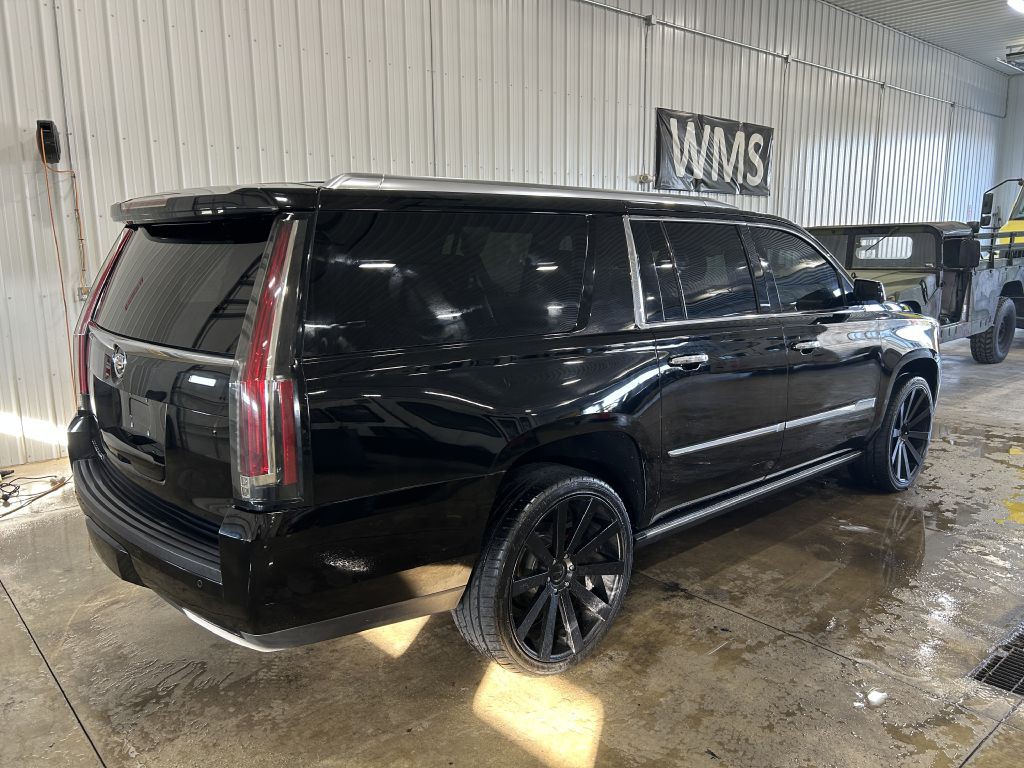 2015 Cadillac Escalade Image 4