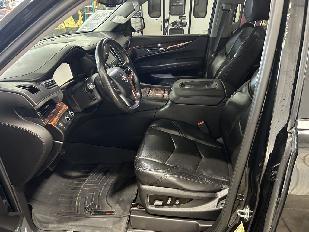 2015 Cadillac Escalade Image 12