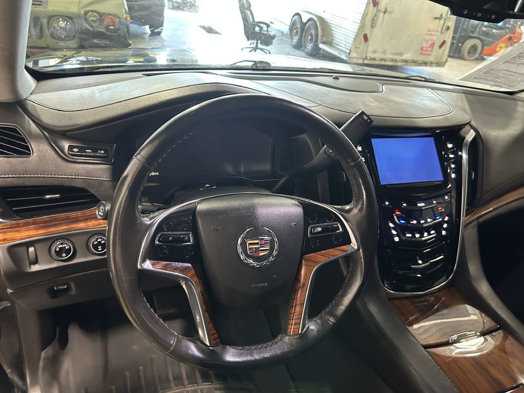 2015 Cadillac Escalade Image 15