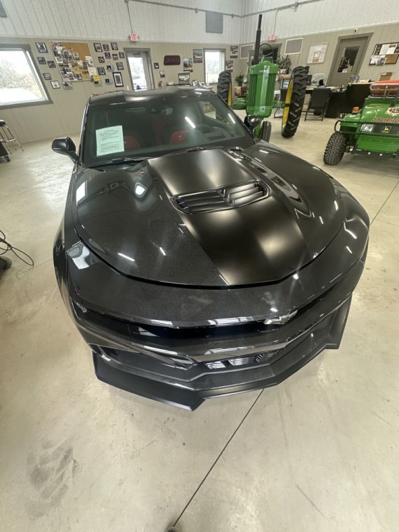 2024 Chevrolet Camaro Image 2
