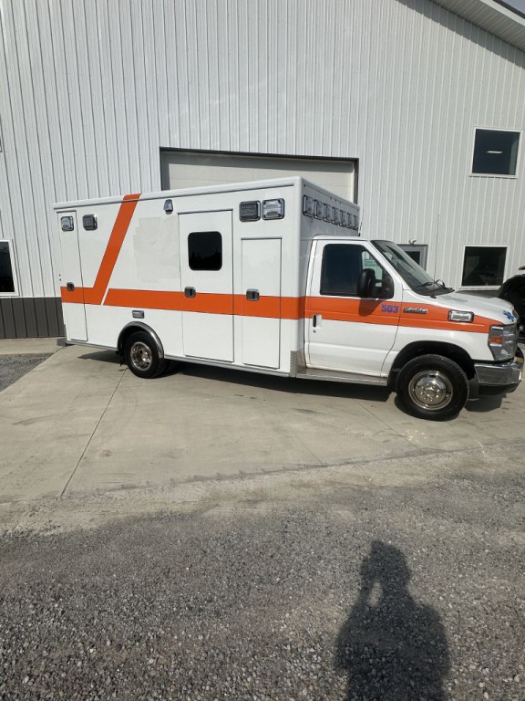2014 Ford Econoline Image 3