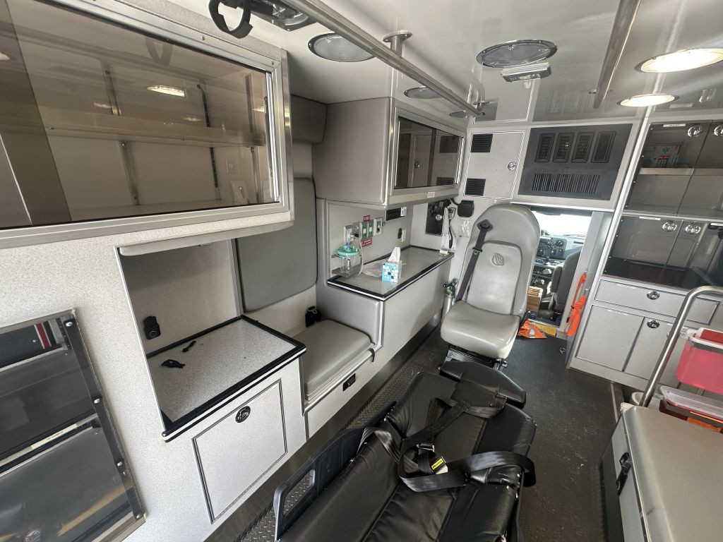 2014 Ford Econoline Image 10