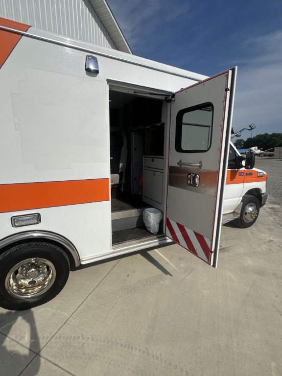 2014 Ford Econoline Image 22