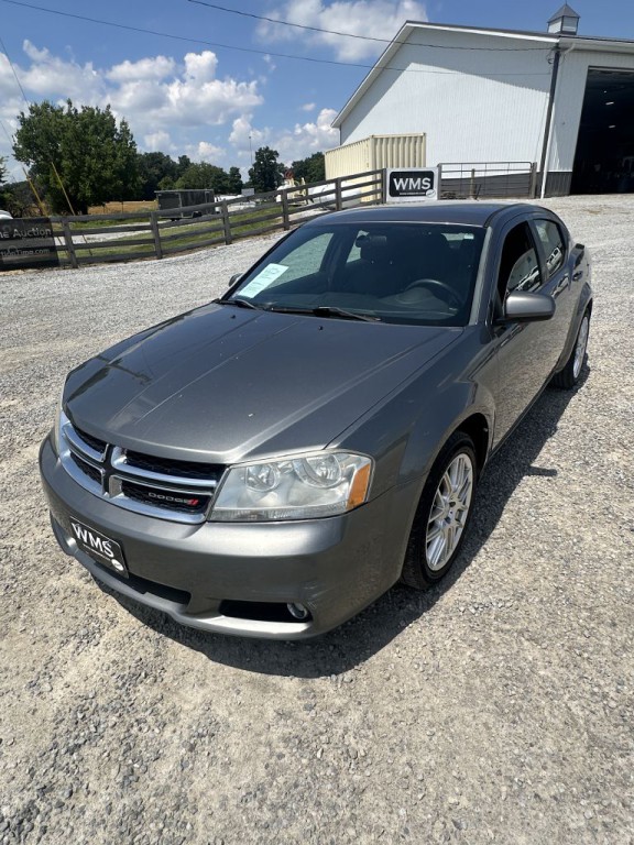 2013 Dodge Avenger Image 2