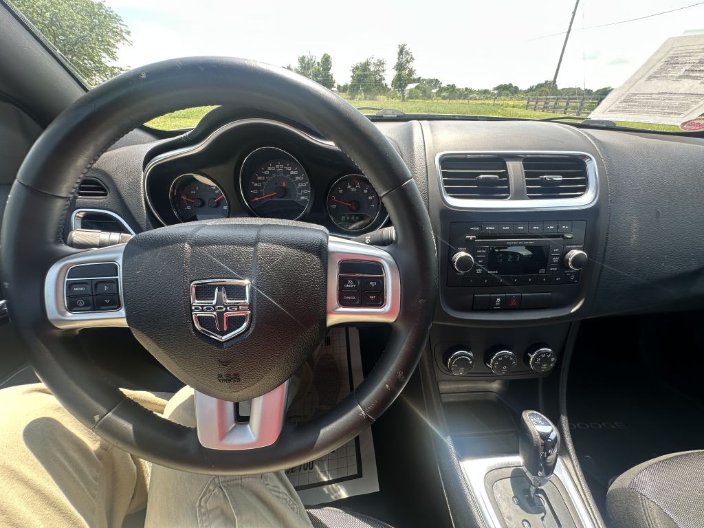 2013 Dodge Avenger Image 10