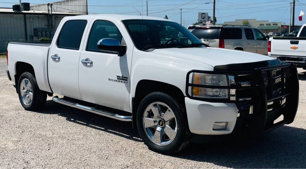 2011 Chevrolet Silverado 1500 Image 2