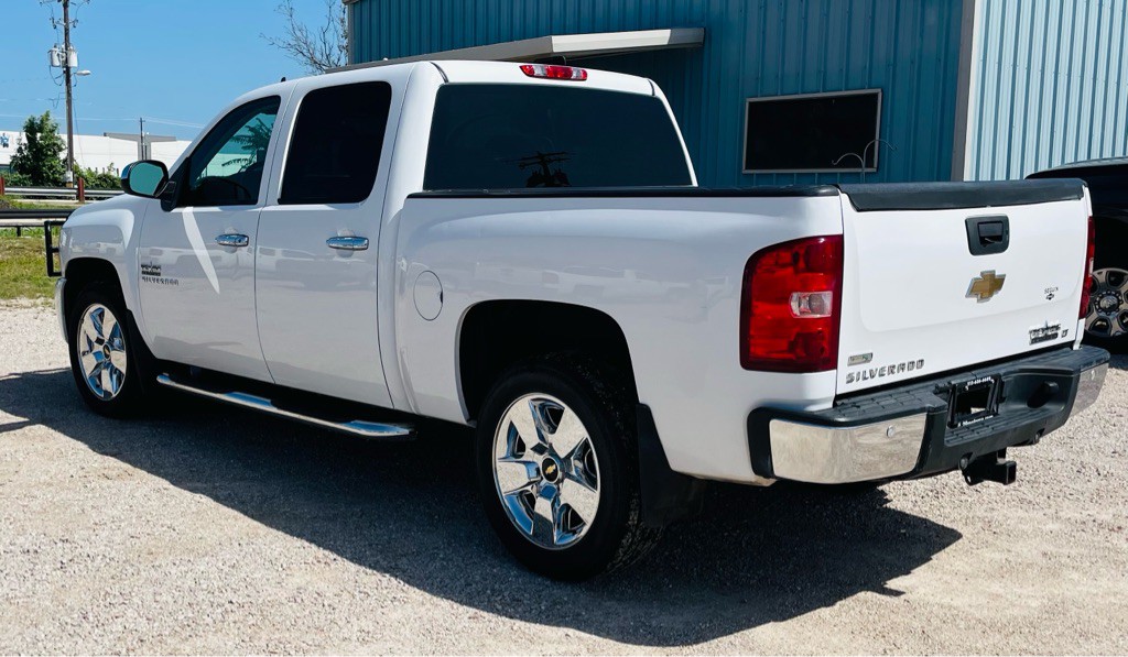 2011 Chevrolet Silverado 1500 Image 3