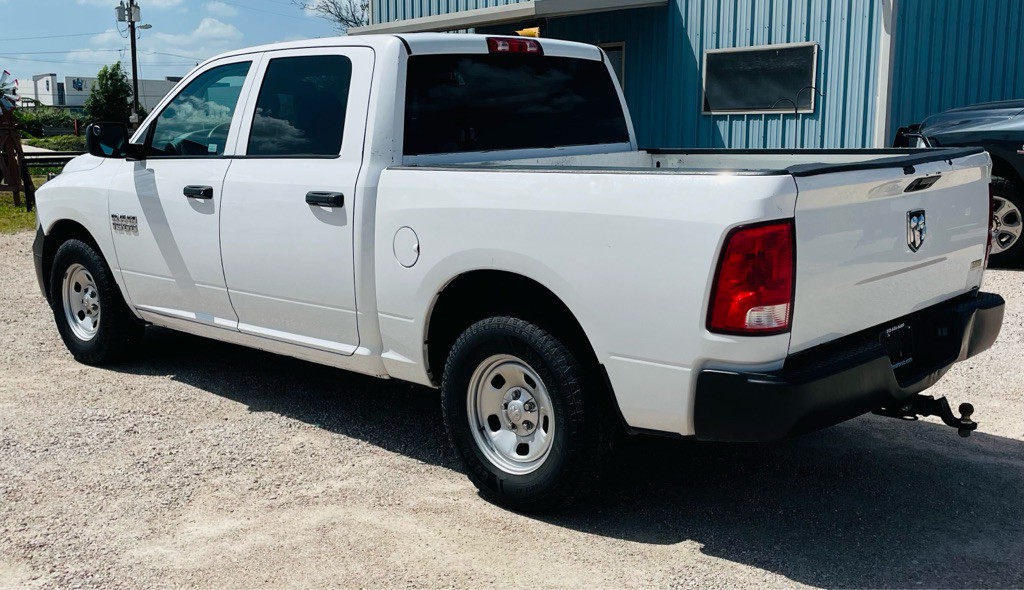 2018 RAM 1500 Image 3