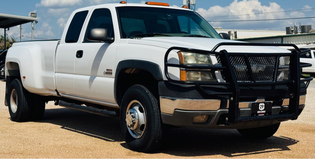 2003 Chevrolet Silverado 1500 Image 1