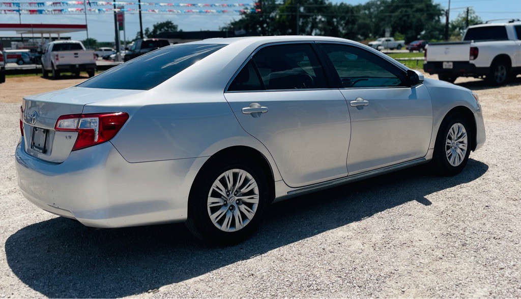 2014 Toyota Camry Image 4