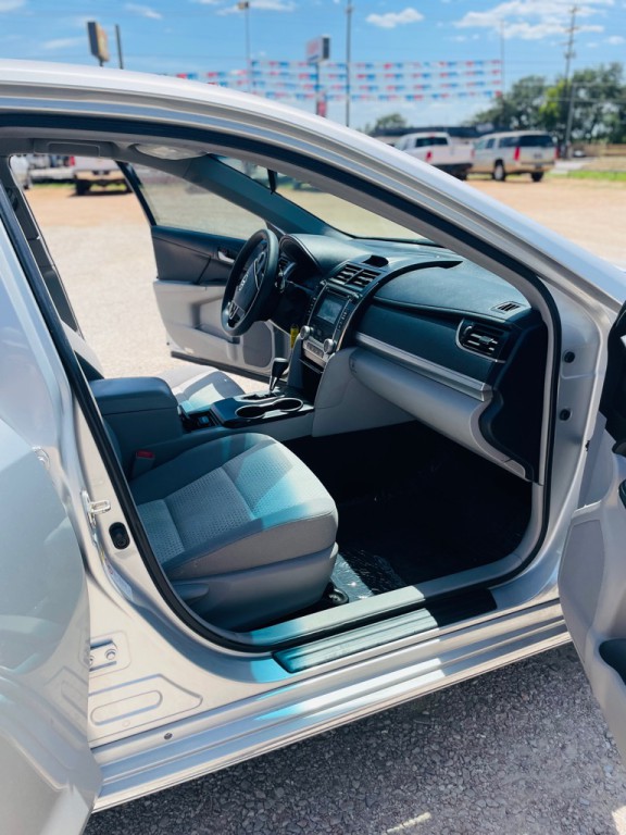 2014 Toyota Camry Image 5