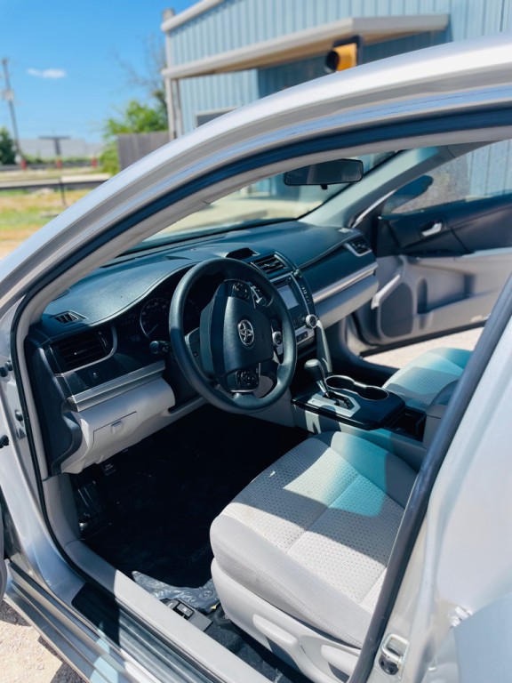 2014 Toyota Camry Image 6