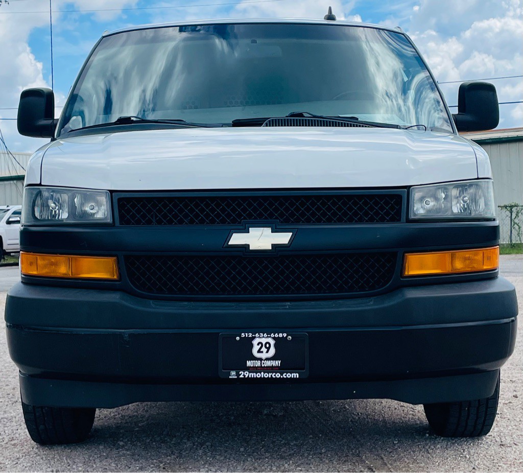 2018 Chevrolet Express Image 3