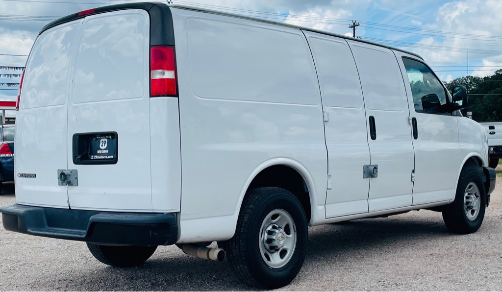 2018 Chevrolet Express Image 5