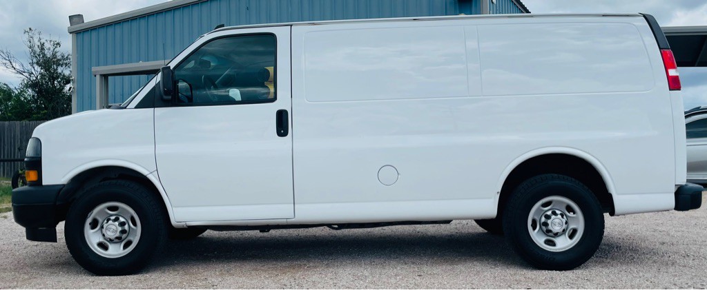 2018 Chevrolet Express Image 6