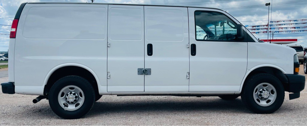 2018 Chevrolet Express Image 7