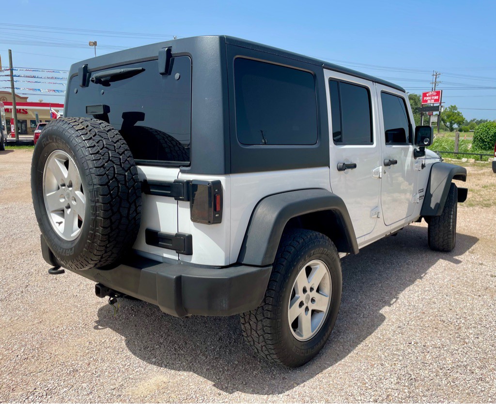 2012 Jeep Wrangler Unlimited Image 3
