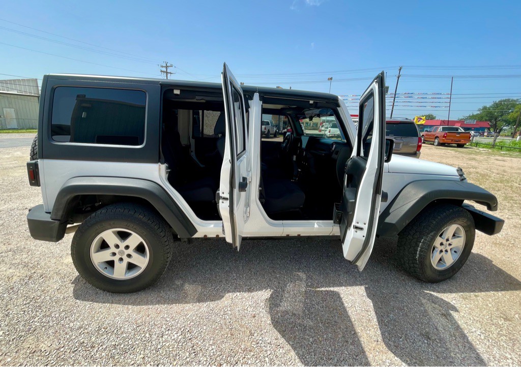 2012 Jeep Wrangler Unlimited Image 8