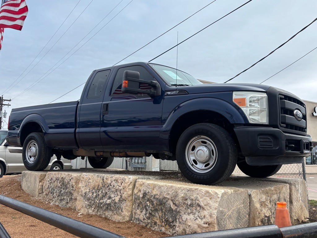 2011 Ford F-350 Image 2