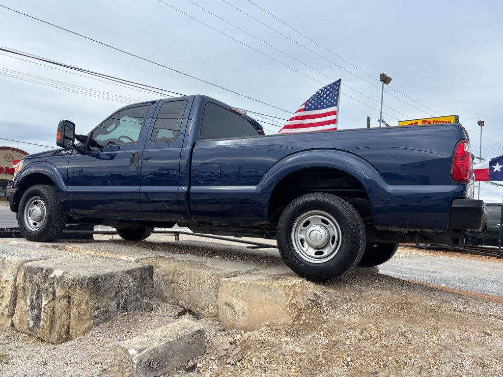 2011 Ford F-350 Image 4