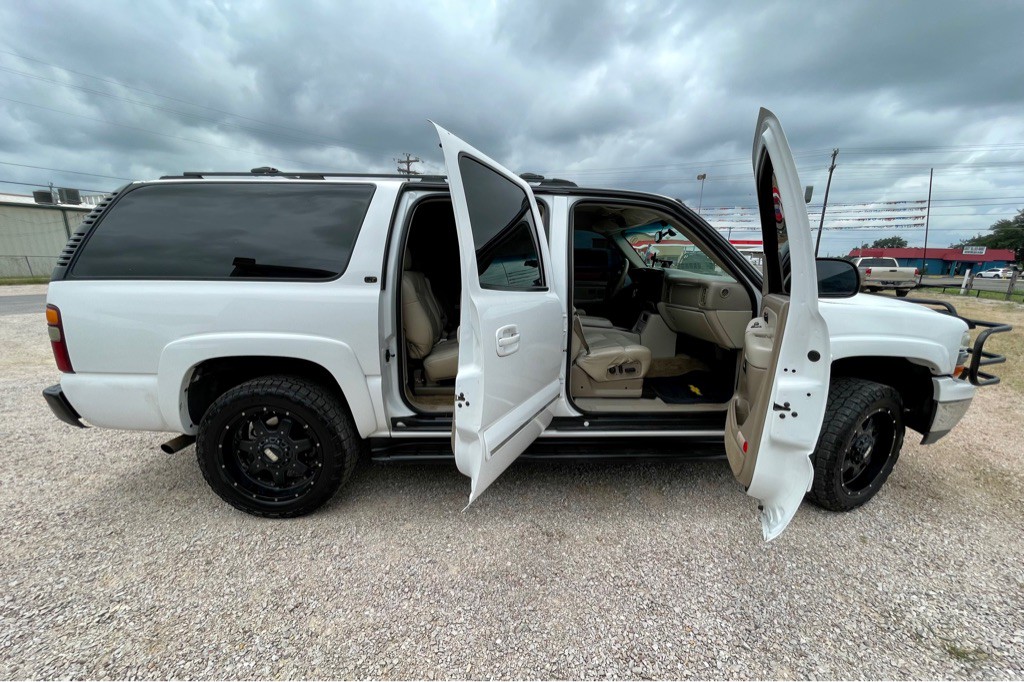 2002 Chevrolet Suburban Image 5