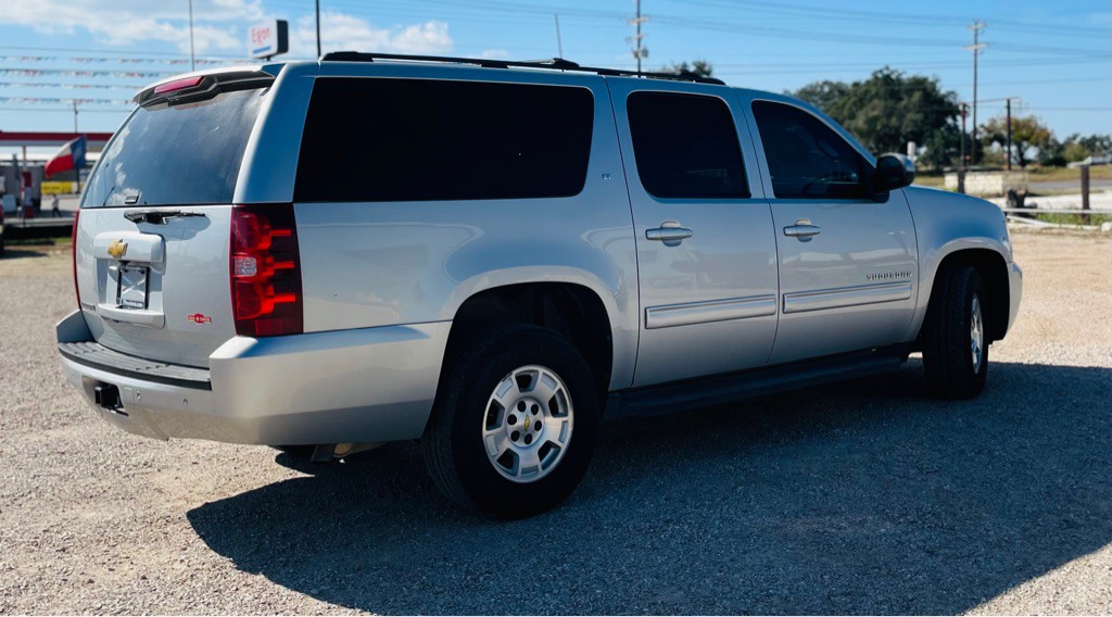 2014 Chevrolet Suburban Image 4