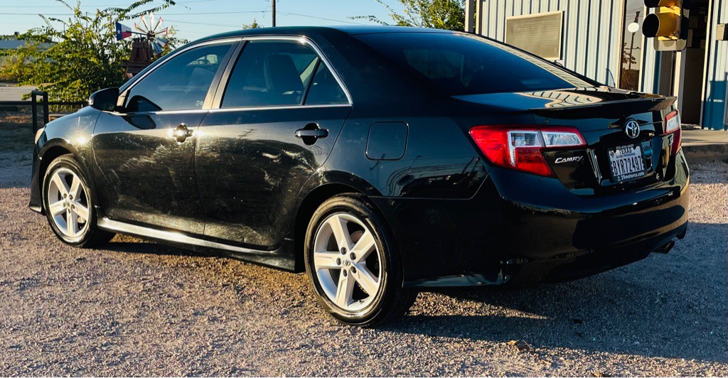 2014 Toyota Camry Image 3