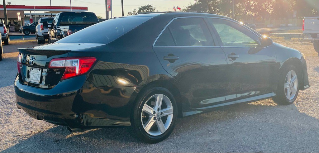 2014 Toyota Camry Image 4