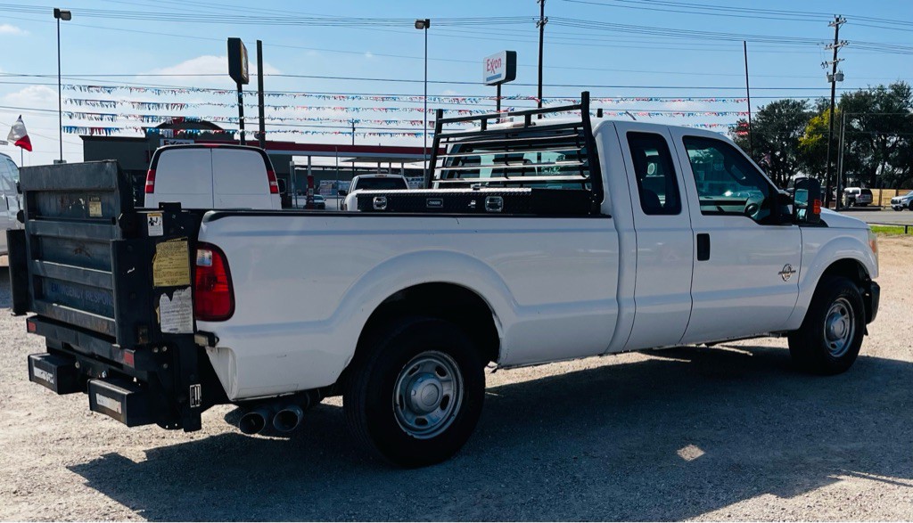 2011 Ford F-350 Image 4