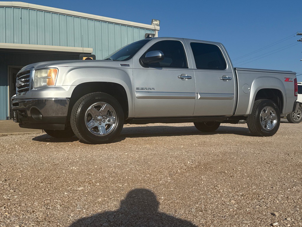 2013 GMC Sierra Image 2