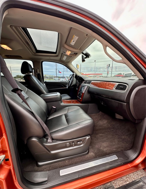 2008 Chevrolet Avalanche Image 6