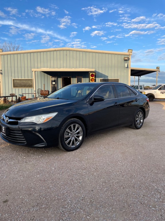 2016 Toyota Camry Image 3