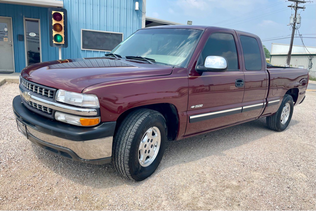 2001 Chevrolet Silverado 1500 Image 1