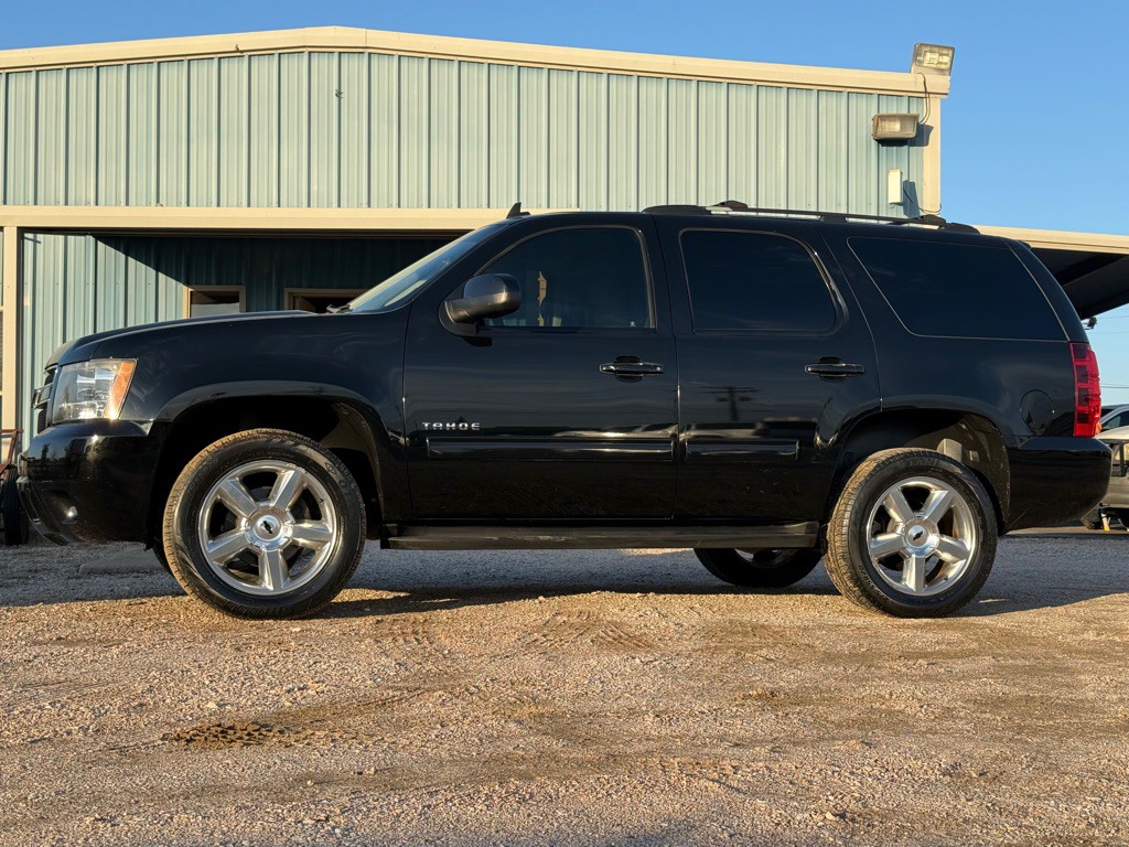 2013 Chevrolet Tahoe Image 1