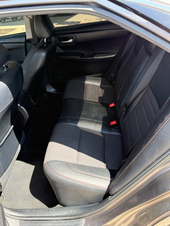 2016 Toyota Camry Image 7