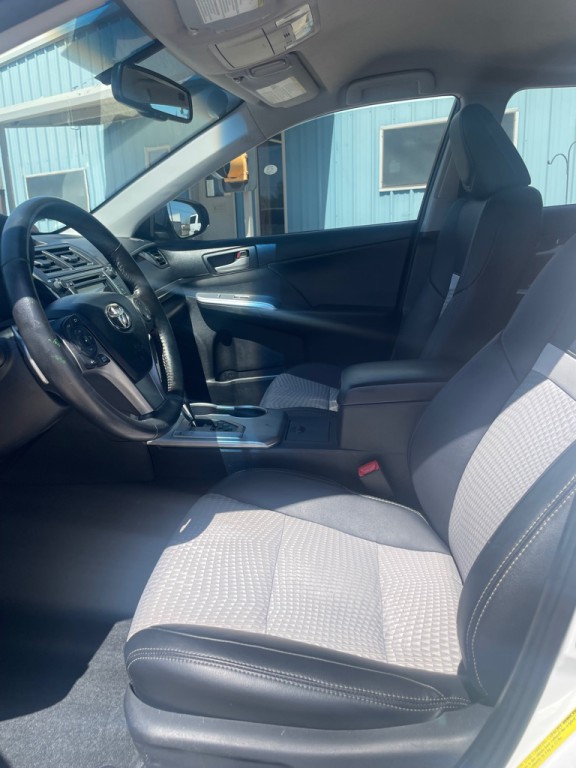 2012 Toyota Camry Image 5