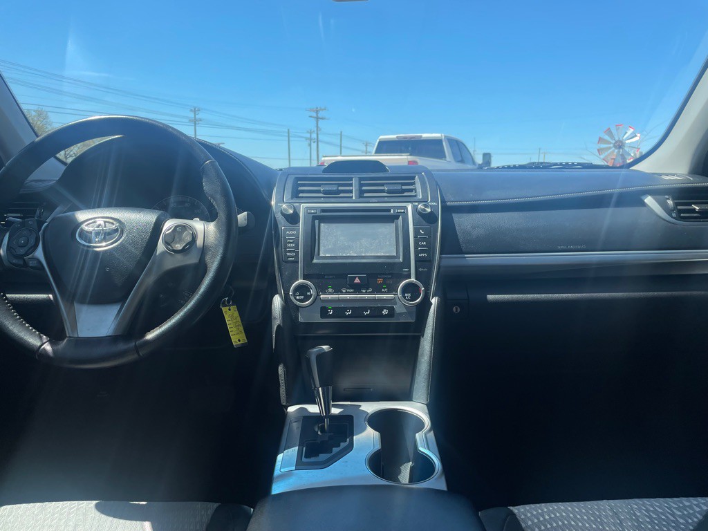 2012 Toyota Camry Image 6