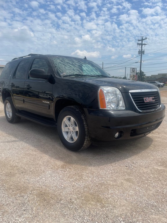 2012 GMC Yukon Image 2
