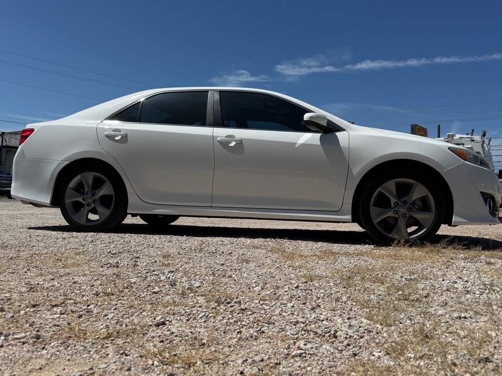 2014 Toyota Camry Image 4
