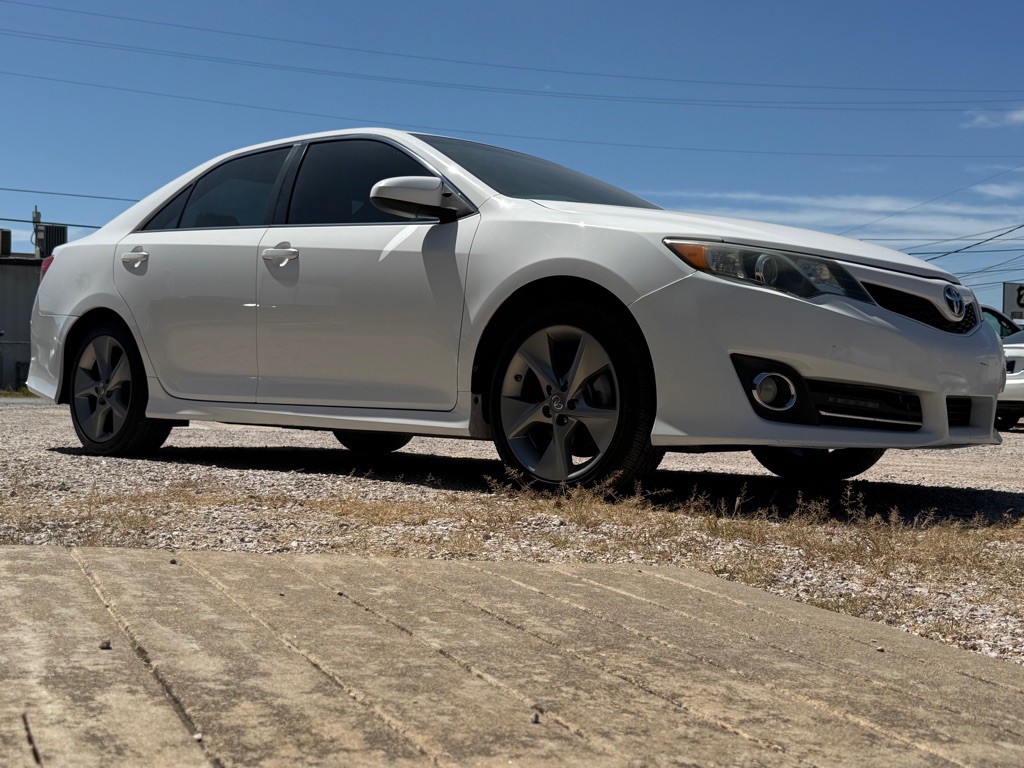 2014 Toyota Camry Image 5