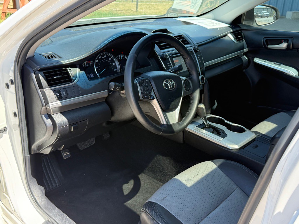 2014 Toyota Camry Image 7